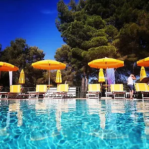 Villaggio Golfo Di Arzachena Hotel apartamentowy